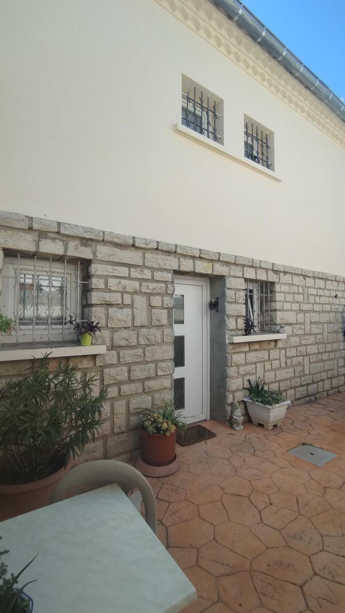 Appartement Entre Mer Et Gardiole 弗龙蒂尼昂 外观 照片